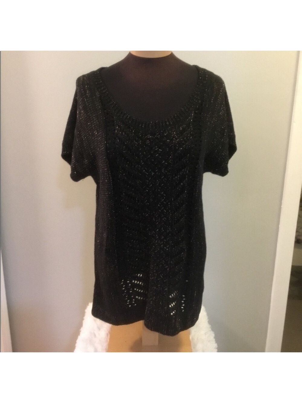 DKNY Jeans short sleeve sweater Woman’s size Medium black with gold